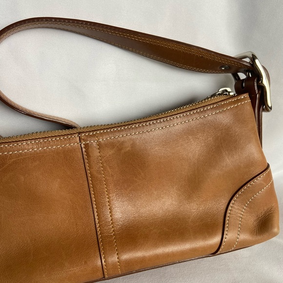 Camel brown leather Coach bag - Picture 4 of 11